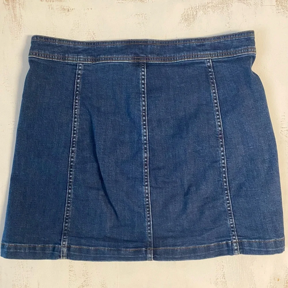 Madewell Button Front Patch Pocket Mini Skirt - Picture 5 of 7